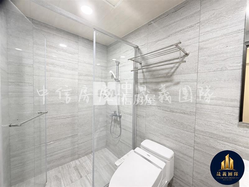 A7高樓層邊間戶|三房最好戶型大車位| 精緻裝潢即可入住房屋室內格局與周邊環境