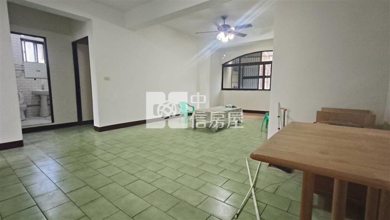中壢區健身公寓三房(鐵皮加蓋)房屋室內格局與周邊環境
