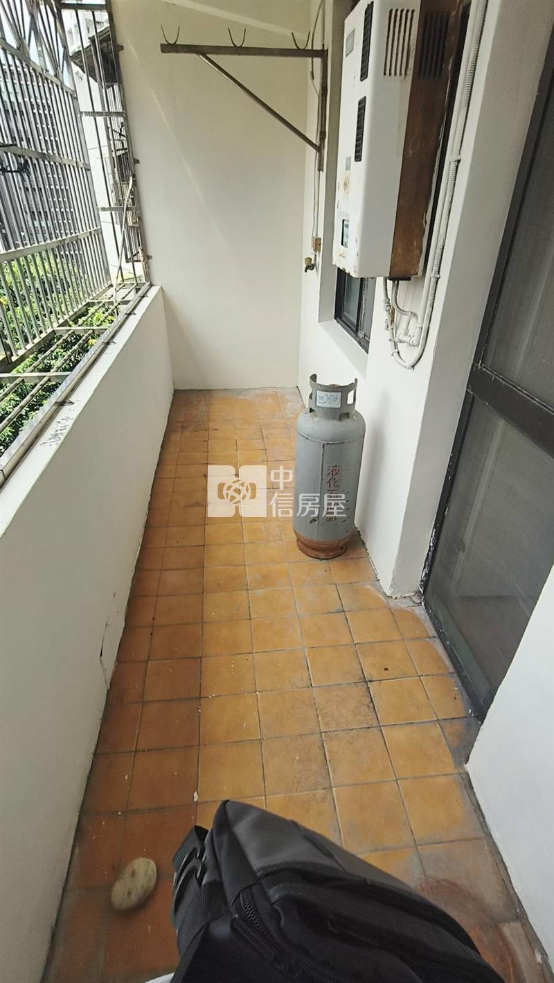 中壢區健身公寓三房(鐵皮加蓋)房屋室內格局與周邊環境