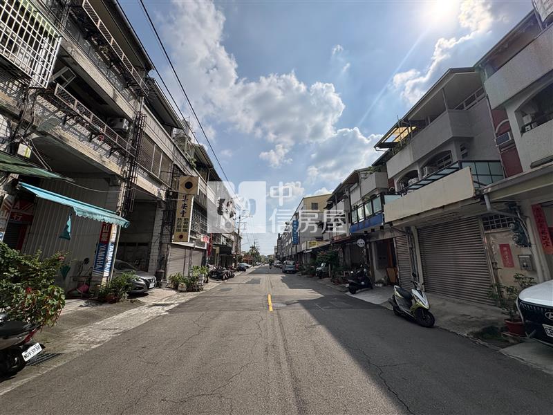 新平國小臨路透天房屋室內格局與周邊環境