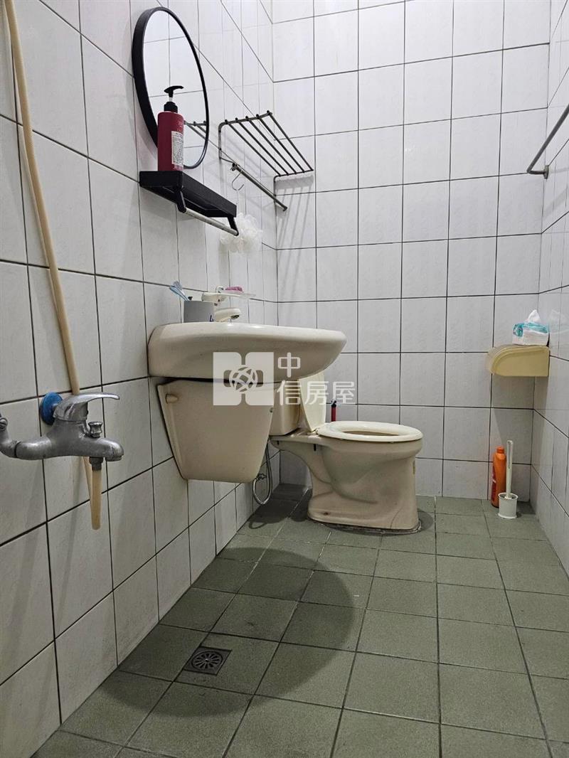 萬巒市區大路邊透天房屋室內格局與周邊環境