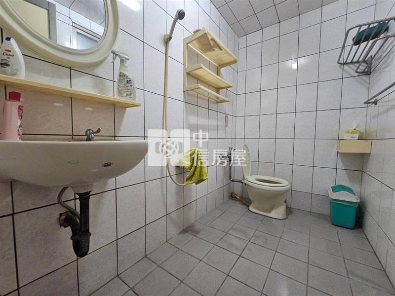萬巒市區大路邊透天房屋室內格局與周邊環境