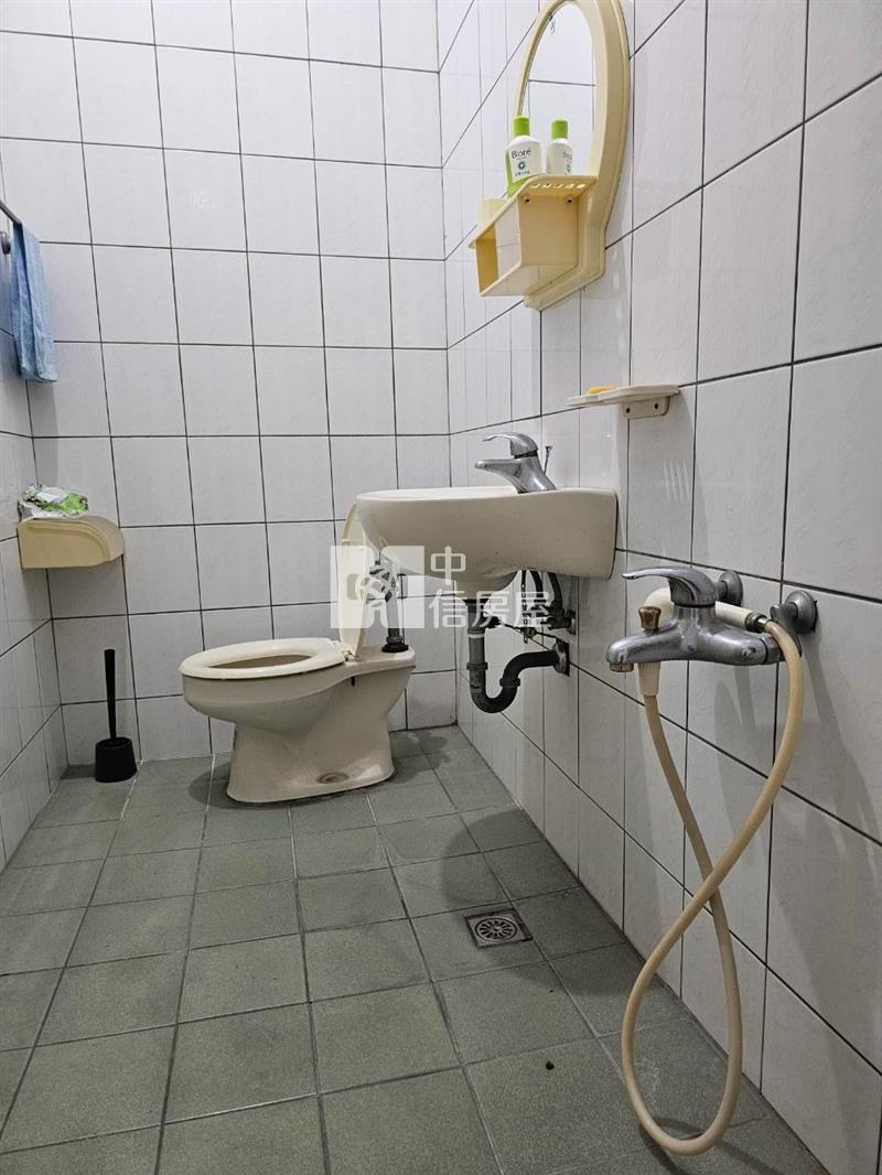 萬巒市區大路邊透天房屋室內格局與周邊環境