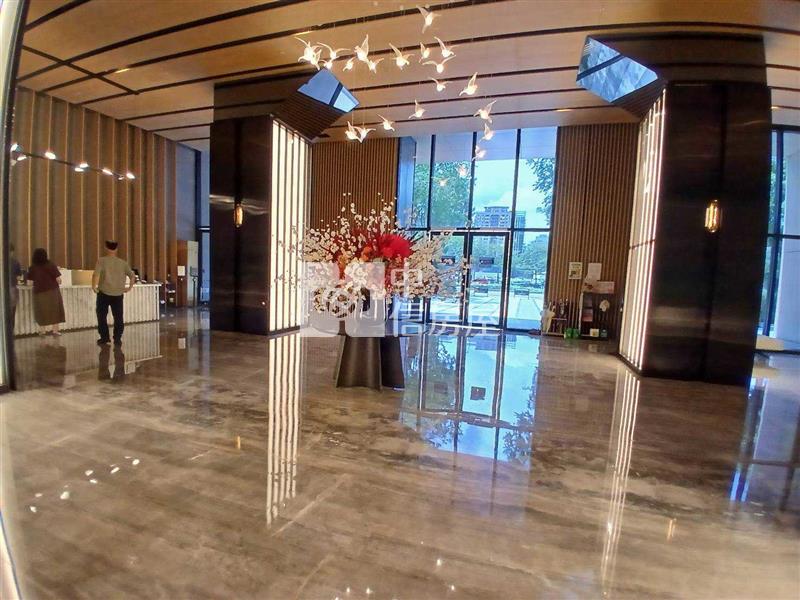 A18高鐡站前新銳尊爵三房房屋室內格局與周邊環境