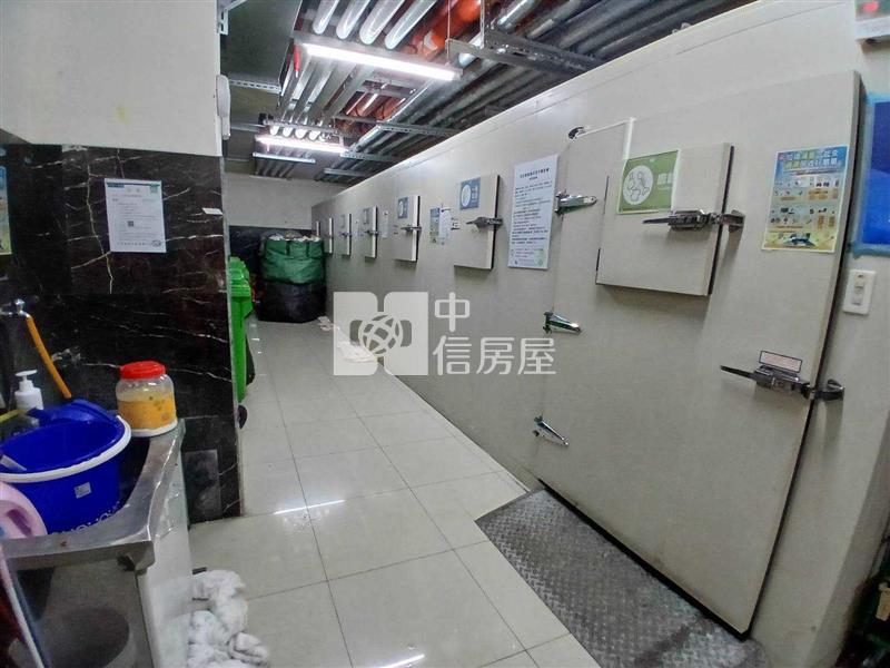 A18高鐡站前新銳尊爵三房房屋室內格局與周邊環境