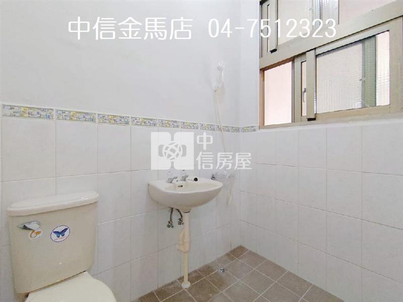 精誠中學車庫透天房屋室內格局與周邊環境