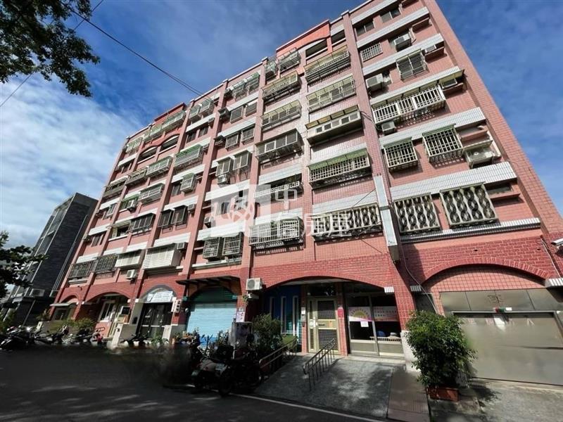市區三房華廈房屋室內格局與周邊環境