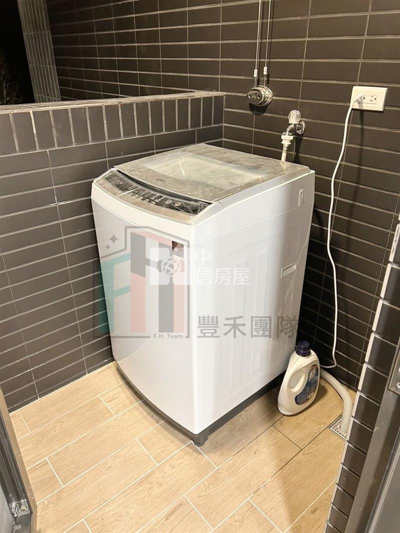 【豐禾】稀有次頂樓站前京華4房平車房屋室內格局與周邊環境