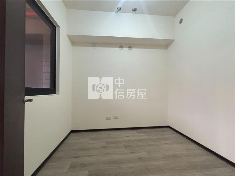 蓮潭國小三房平車房屋室內格局與周邊環境