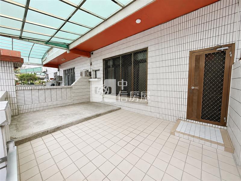 新光大面寬雙車別墅房屋室內格局與周邊環境