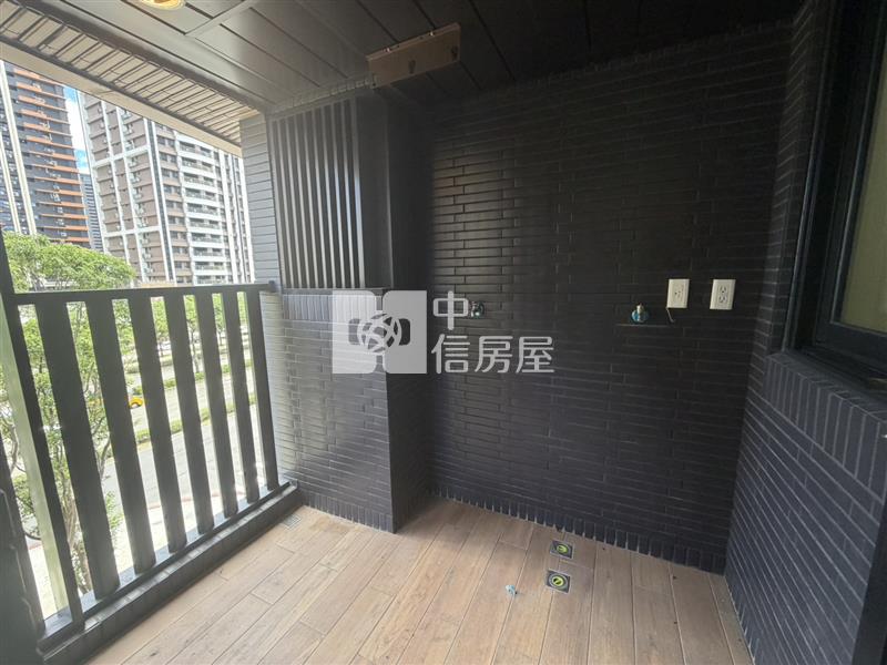 桃園近藝文中路鉑克棶全新三房車房屋室內格局與周邊環境