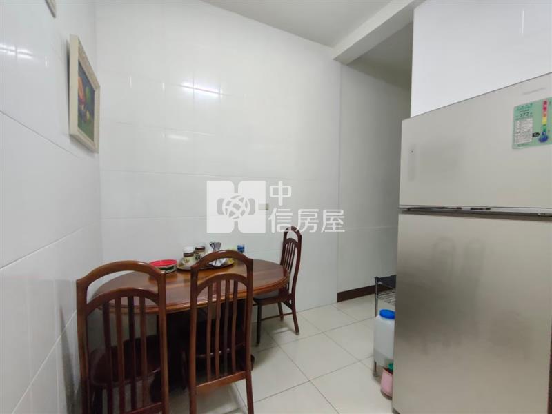 中正高工~全聯超市~優質車庫透天房屋室內格局與周邊環境