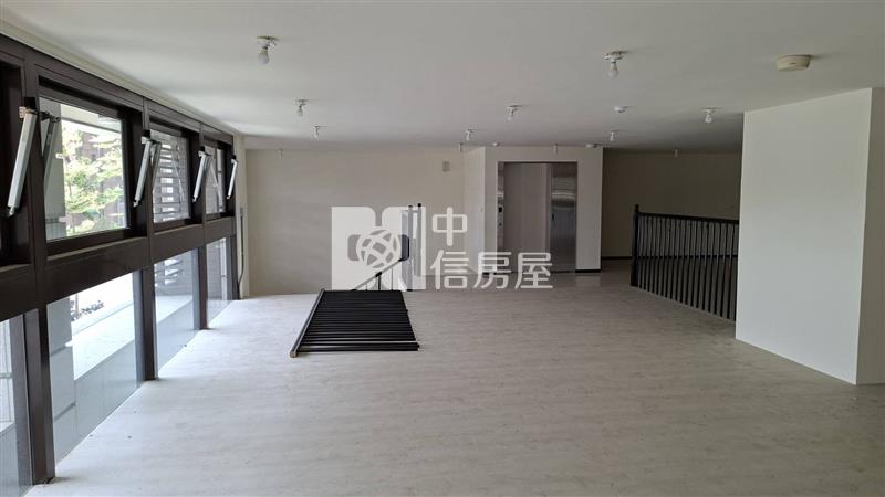 楊梅火車站鼎藏昕站轉角金店面房屋室內格局與周邊環境