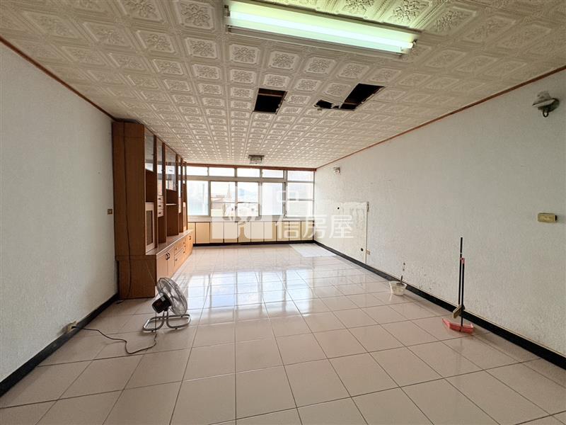 南興大坪數透天房屋室內格局與周邊環境