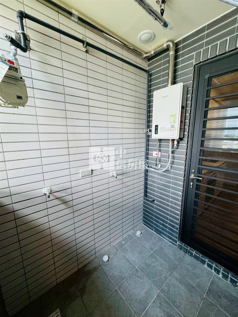 斗南合總君悅三房平車景觀大樓房屋室內格局與周邊環境