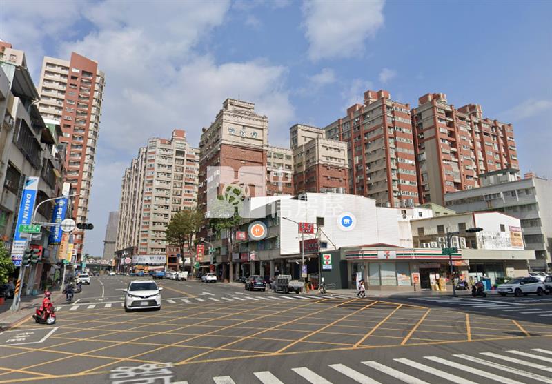 自由路熱鬧角窗金店面房屋室內格局與周邊環境