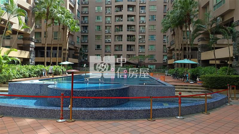 【奔馳】花都頂樓明亮三房房屋室內格局與周邊環境