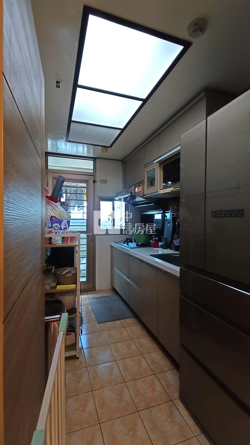 【奔馳】花都頂樓明亮三房房屋室內格局與周邊環境