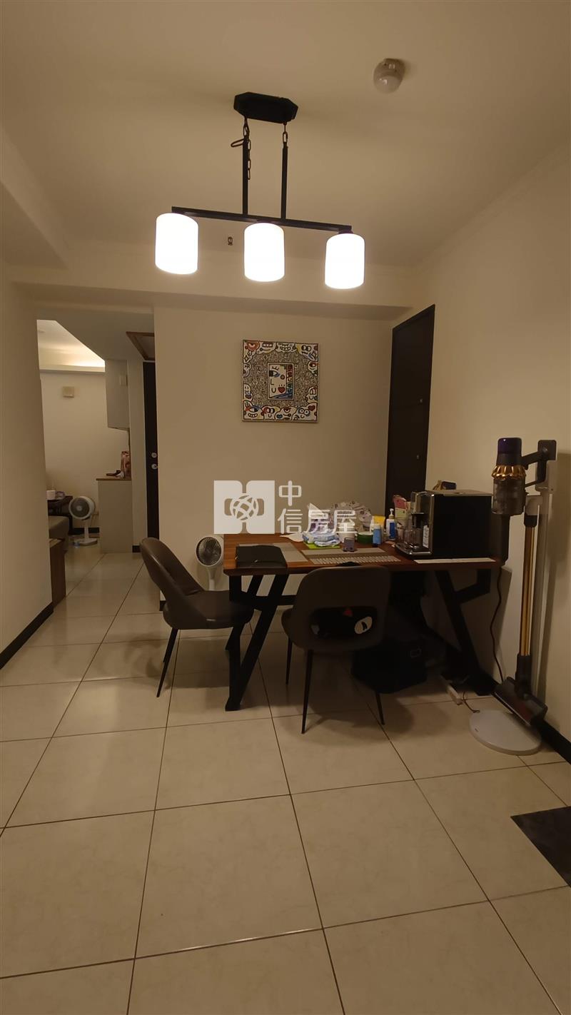 【奔馳】花都頂樓明亮三房房屋室內格局與周邊環境