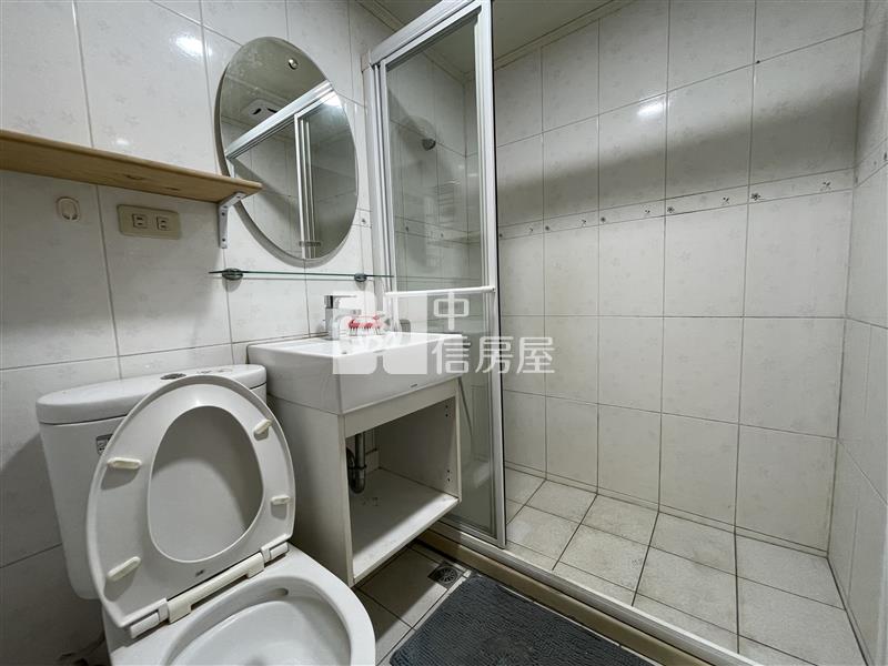 文華高中捷運|正河南路四房+車位房屋室內格局與周邊環境
