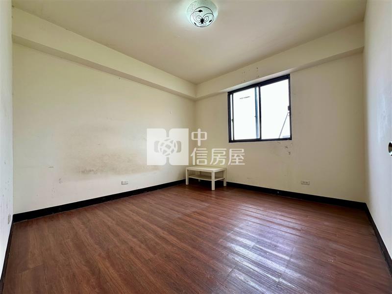 凡爾賽皇宮電梯三房房屋室內格局與周邊環境