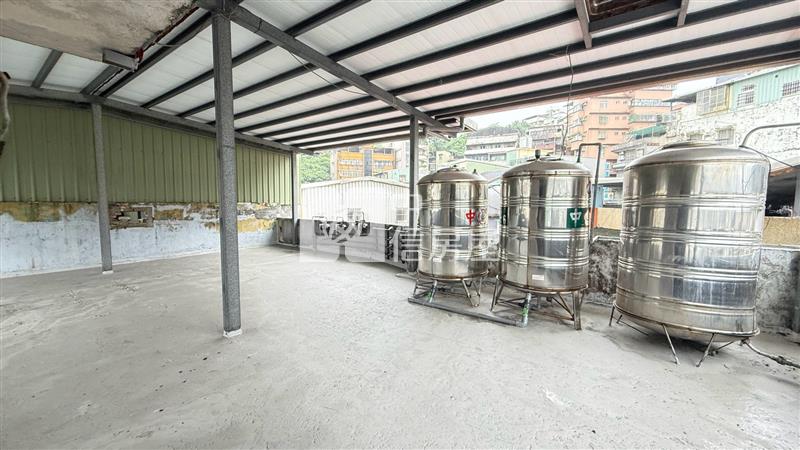 東信路邊三套房房屋室內格局與周邊環境