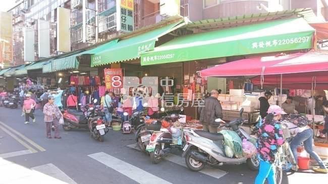 文心中清捷運旁金樓店房屋室內格局與周邊環境