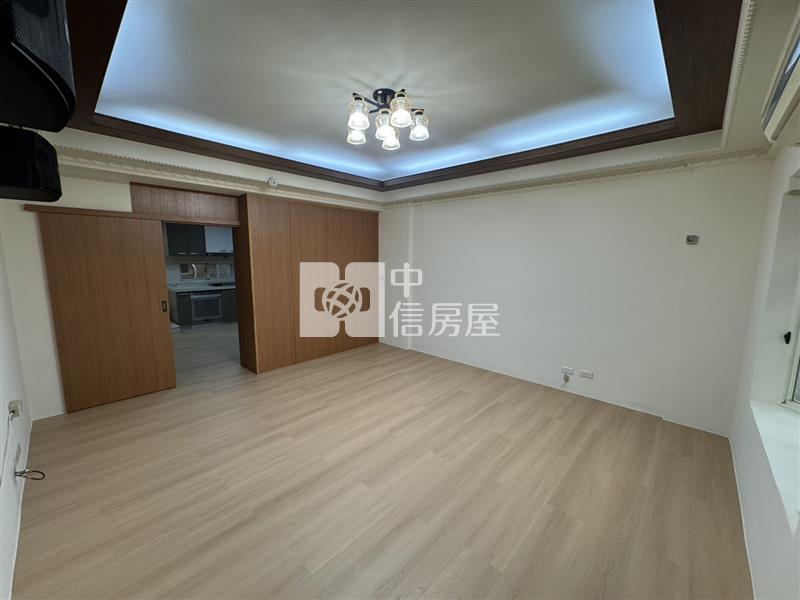 過嶺重劃區旁~雙車別墅房屋室內格局與周邊環境