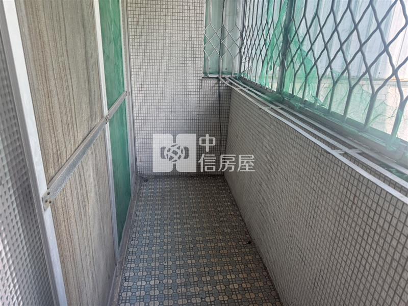 近均頭車庫孝親房透天房屋室內格局與周邊環境