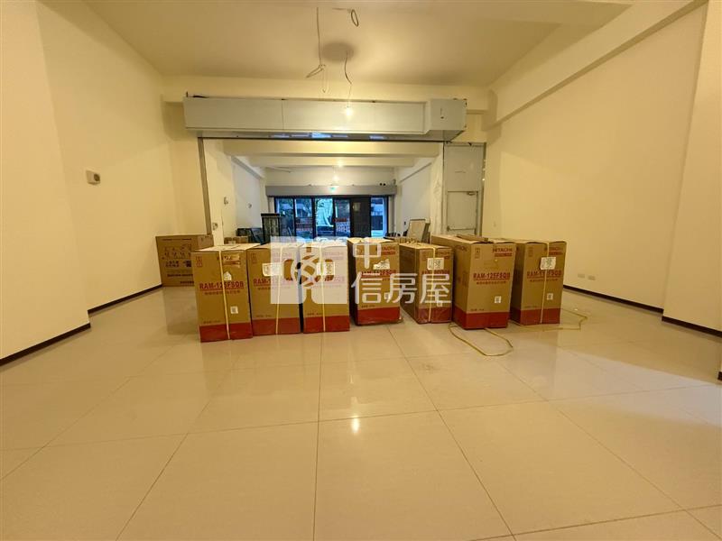 新橫濱全新收租店面房屋室內格局與周邊環境