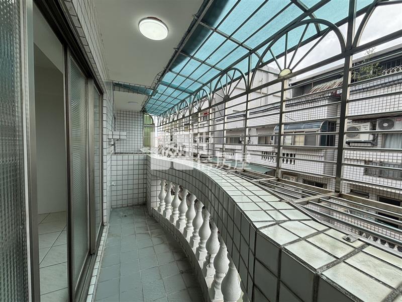 華勛白金新宮全新整理三房房屋室內格局與周邊環境