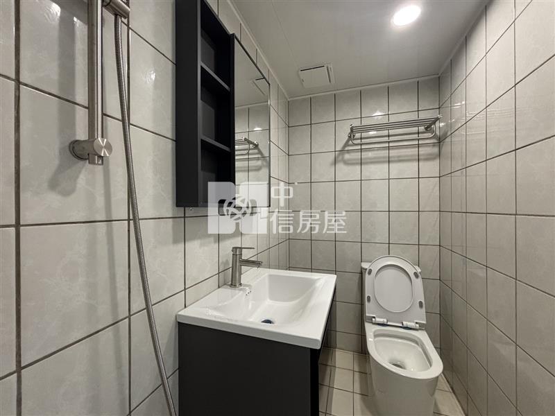 華勛白金新宮全新整理三房房屋室內格局與周邊環境