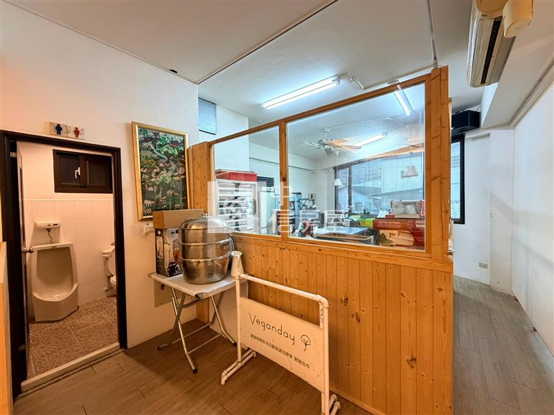 水湳經貿中平路大地坪透店房屋室內格局與周邊環境