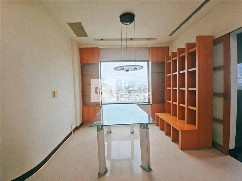蟠龍名廈大坪數景觀住家房屋室內格局與周邊環境