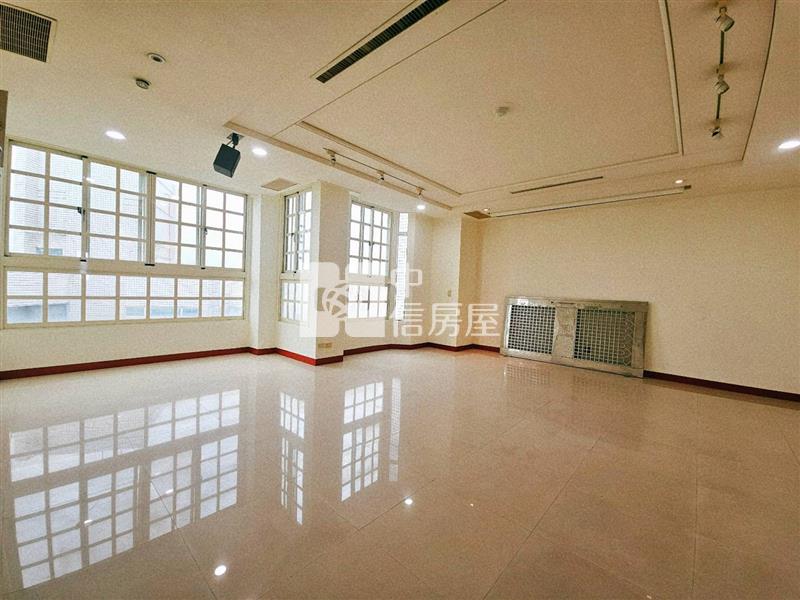 蟠龍名廈大坪數景觀住家房屋室內格局與周邊環境