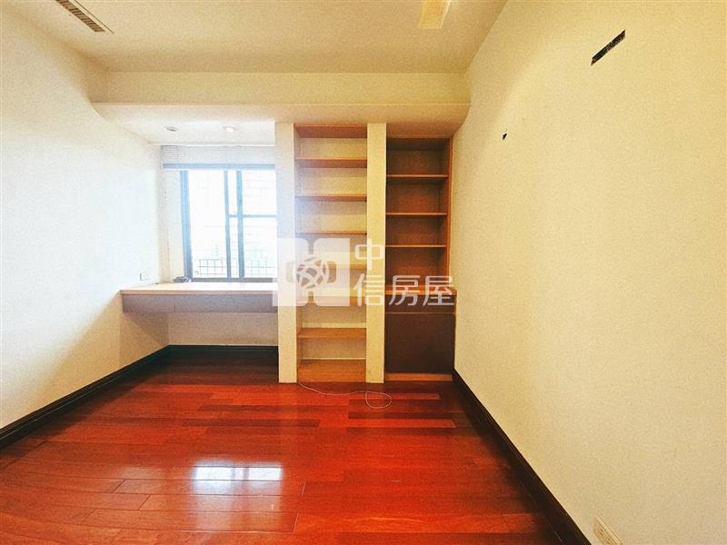 蟠龍名廈大坪數景觀住家房屋室內格局與周邊環境