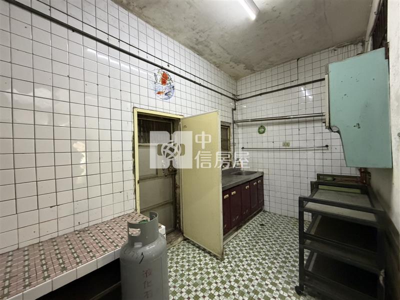 龍宮街低總價透天房屋室內格局與周邊環境