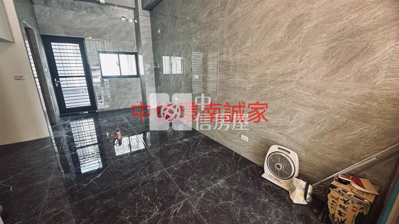 青埔全新邊間電梯別墅房屋室內格局與周邊環境