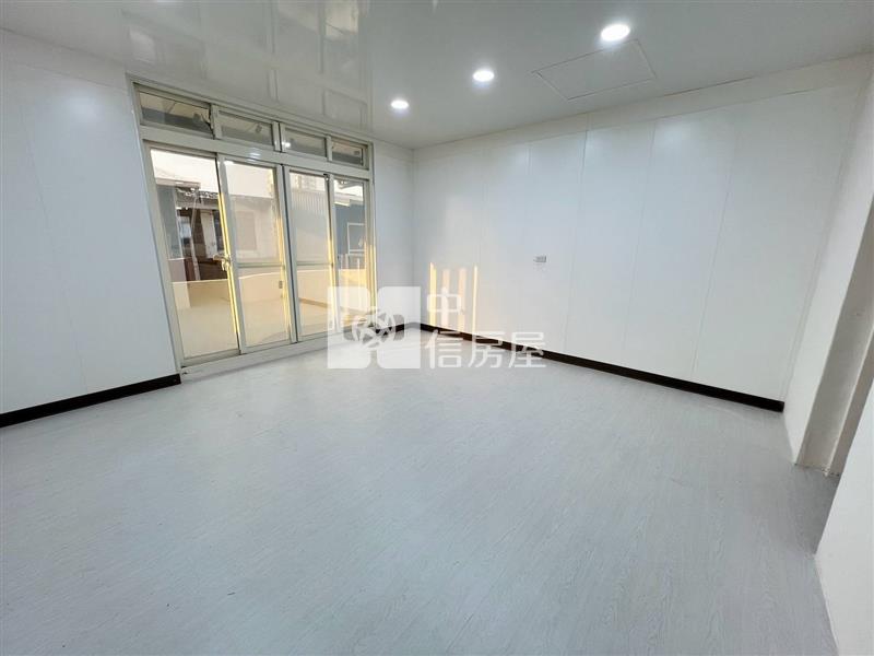 平鎮區華隆街透天~門前停車房屋室內格局與周邊環境