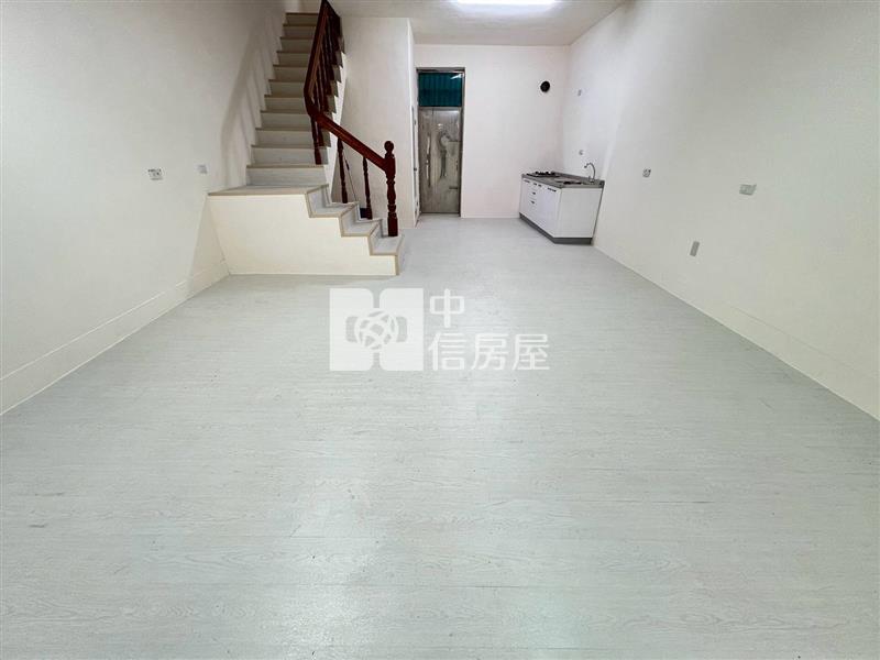 平鎮區華隆街透天~門前停車房屋室內格局與周邊環境