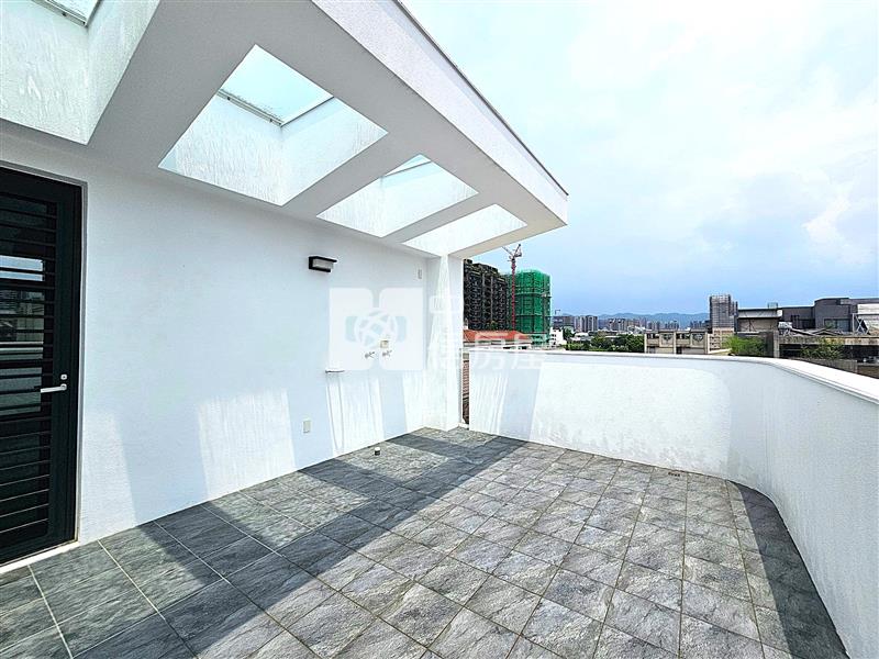 正11期大面寬12米臨路電梯別墅房屋室內格局與周邊環境
