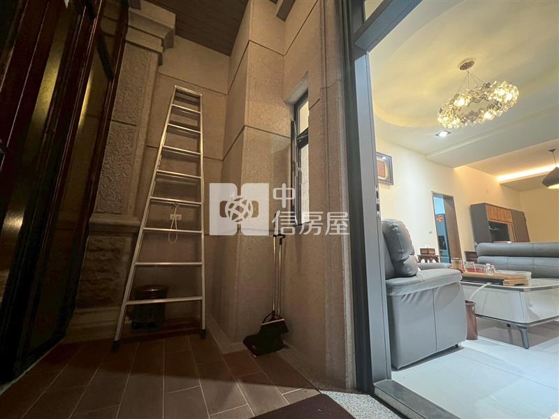 近中壢好市多輕屋齡三房車房屋室內格局與周邊環境