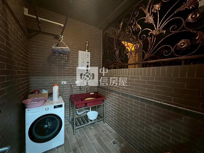 近中壢好市多輕屋齡三房車房屋室內格局與周邊環境