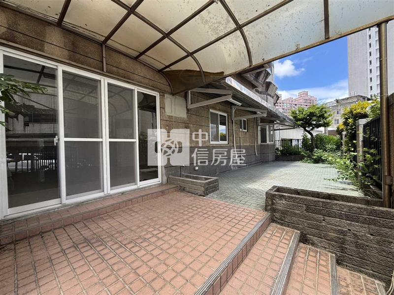 白天鵝一樓前後庭院挑高大四房房屋室內格局與周邊環境