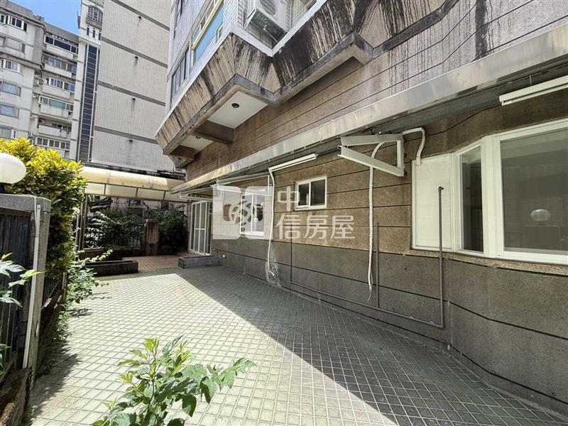 白天鵝一樓前後庭院挑高大四房房屋室內格局與周邊環境