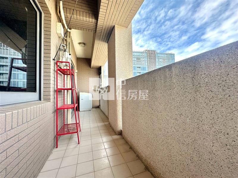 中港首璽視野2房車位房屋室內格局與周邊環境