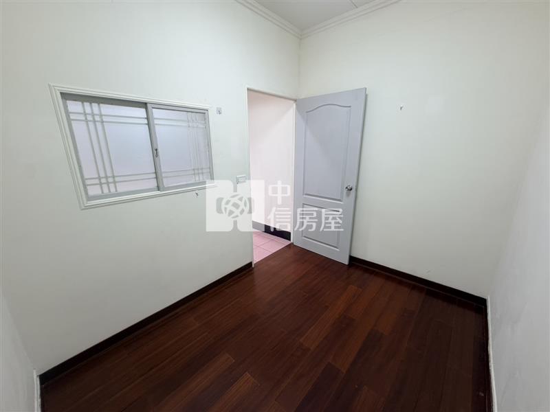 昕光之櫻|一房一廳小豪宅+平車 視野景觀戶房屋室內格局與周邊環境