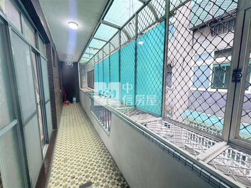 昕光之櫻|一房一廳小豪宅+平車 視野景觀戶房屋室內格局與周邊環境