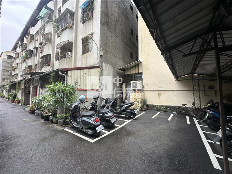 文華高中邊間三房捷運宅房屋室內格局與周邊環境