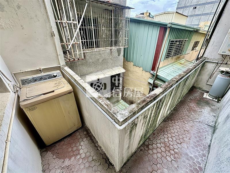 文華高中邊間三房捷運宅房屋室內格局與周邊環境